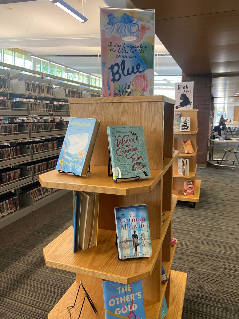 As a former bookseller I love this library display | Fraser Sherman's Blog